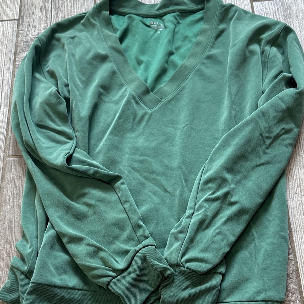 Athleta Green V-Neck Long Sleeve Top